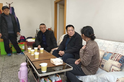 【“四進(jìn)萬家系列活動”】集團(tuán)開展“進(jìn)萬家門、訪萬家情、解萬家難、暖萬家心”活動